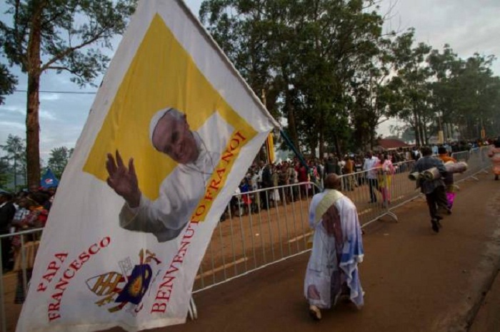 Le pape en Ouganda: une visite pour honorer les martyrs en Afrique