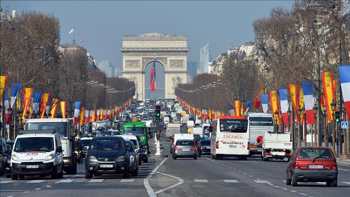 Paris interdit la circulation des voitures d`avant 1997