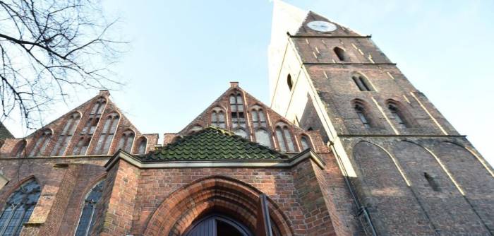 Randalierer verstopfen Kirchenorgel mit Bauschaum