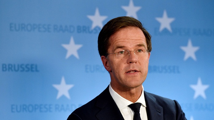 Pays Bas: le 1er ministre durcit le ton contre l`immigration