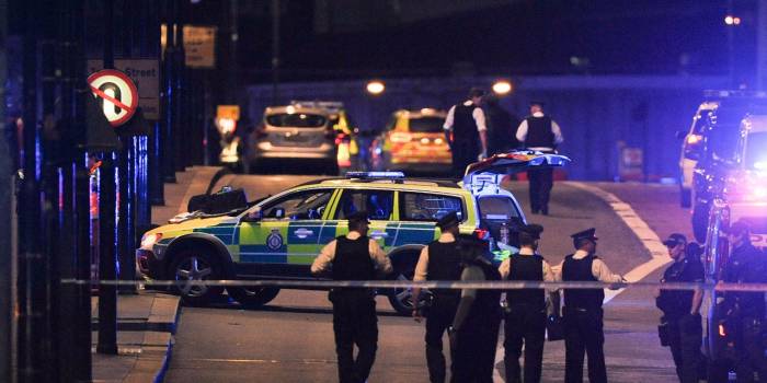 Piétons fauchés à Londres : un mort et huit blessés, la police antiterroriste saisie