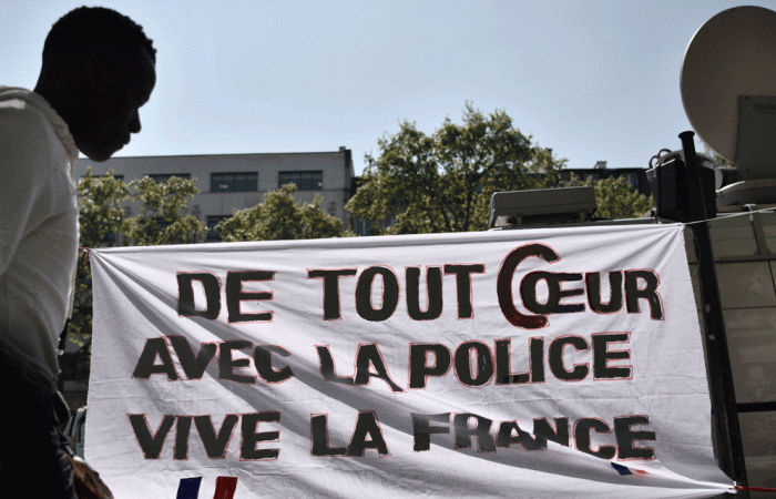 Policier tué aux Champs-Elysées : Macron et Le Pen conviés par Hollande à l'hommage national mardi