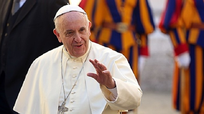 Pope Francis proves a hit on Instagram - VIDEO