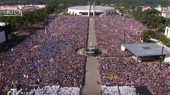 500 000 catholiques assistent à la canonisation de deux bergers de Fatima, au Portugal