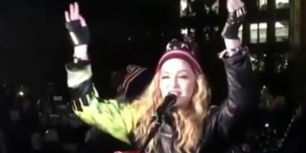 Pour Hillary Clinton, Madonna improvise un concert