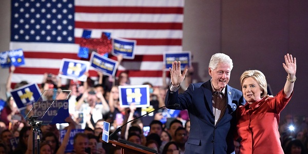 Pour Hillary Clinton, Trump a "dépassé les bornes"