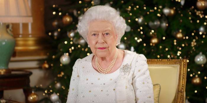 Pour Noël, la reine Elizabeth II rend hommage aux victimes des attentats