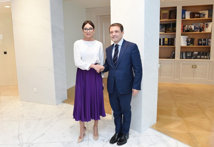 La présidente de la Fondation Heydar Aliyev rencontre l’ambassadeur d’Italie en Azerbaïdjan