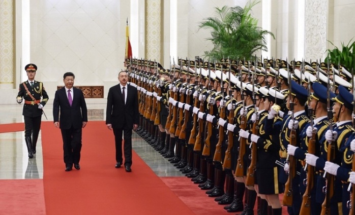 Cérémonie d’accueil officiel en l’honneur du président Ilham Aliyev à Pékin