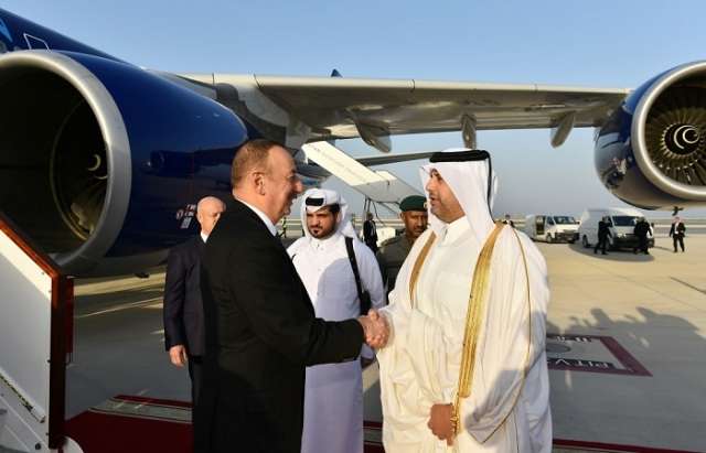 Le président Ilham Aliyev arrive au Qatar pour une visite officielle