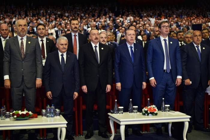 
El presidente azerbaiyano Ilham Aliyev  ha participado en el XXII   Congreso Mundial Petroleo en Estambul Fotos