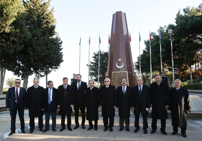 Le président du parlement turc a rendu hommage à Heydar Aliyev et aux patriotes