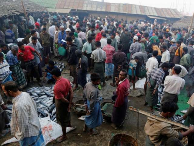 Mob kills Muslim man with bricks in street attack as police flee scene