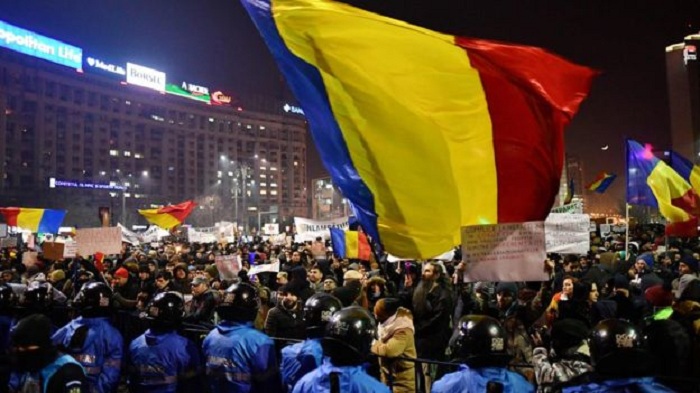 Romania protests grow over corruption decree