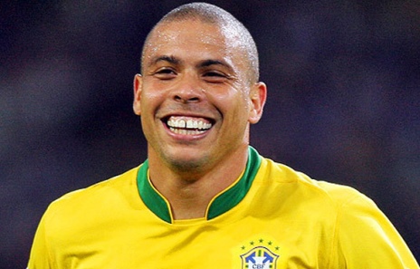 Braziliyalı Ronaldo yenidən futbola qayıdır 