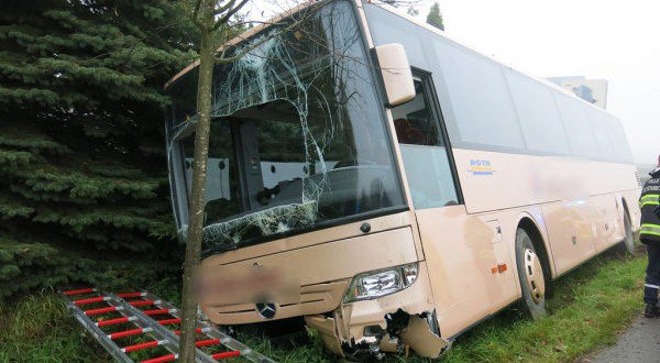 Emirats : 47 enfants blessés dans un accident entre trois bus