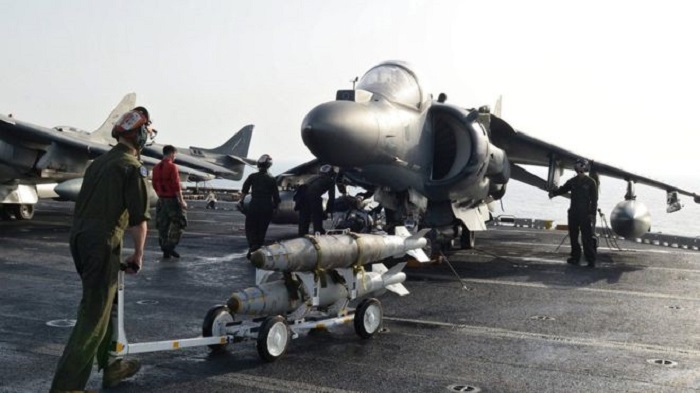 Syria conflict: US diplomats press for strikes against Assad