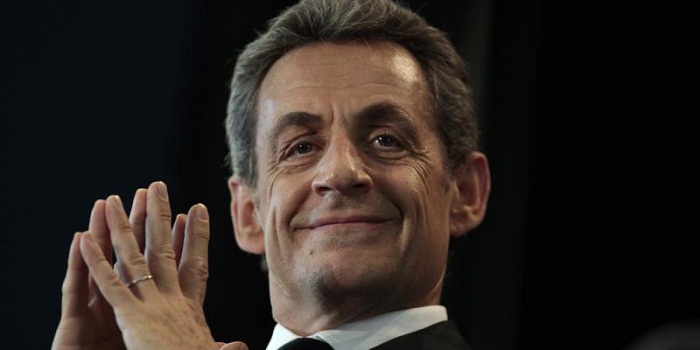 Sarkozy propose une réunion avec Fillon et Juppé `pour trouver une voie de sortie`