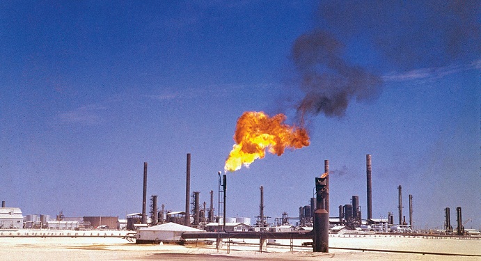 Saudi Arabia abandons OPEC production targets to protect market share
