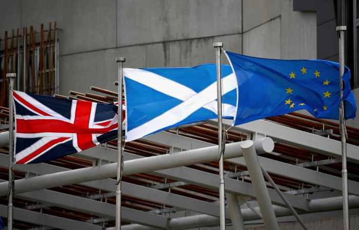 Scotland 'could leave the UK and join Canada instead'