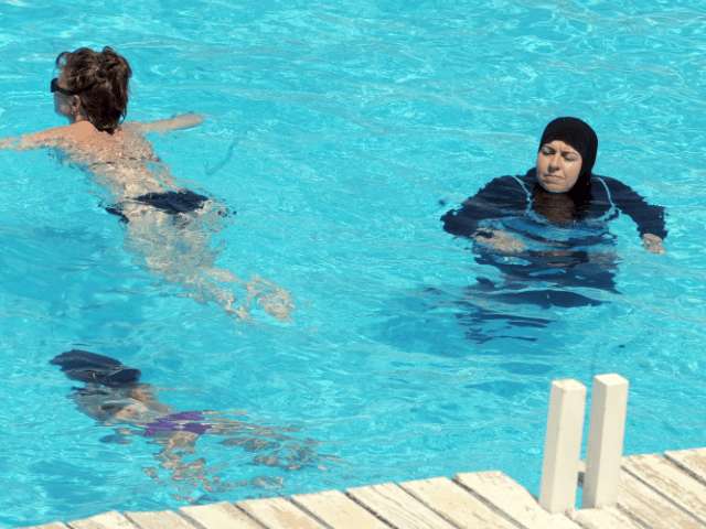 Burkini: l`Italie plutôt sceptique sur le "modèle français"