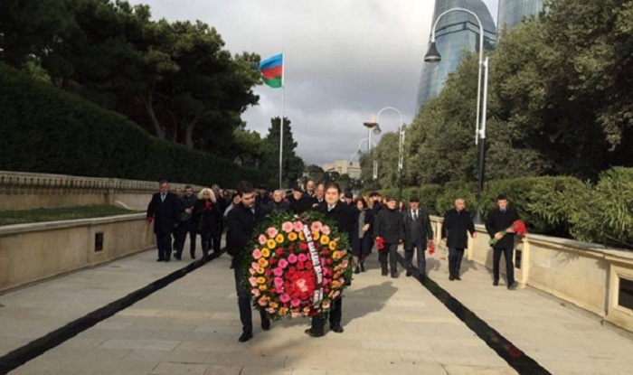 L’Allée des Martyres visité à l’occasion de 24e anniversaire de l`occupation de Khankendi