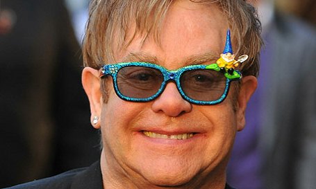 İmam Elton Conun konsertini boykot etdi