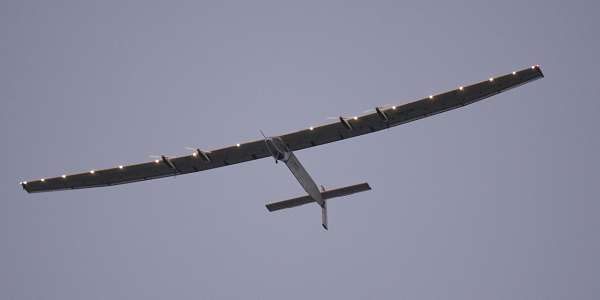 Solar Impulse 2 à mi-chemin de sa traversée de l`Atlantique vers l`Europe