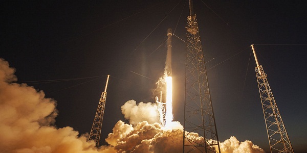 SpaceX échoue à poser le premier étage de sa fusée dans l`Atlantique