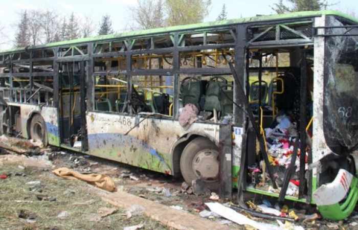 Syria war: 'At least 68 children among 126 killed' in bus bombing