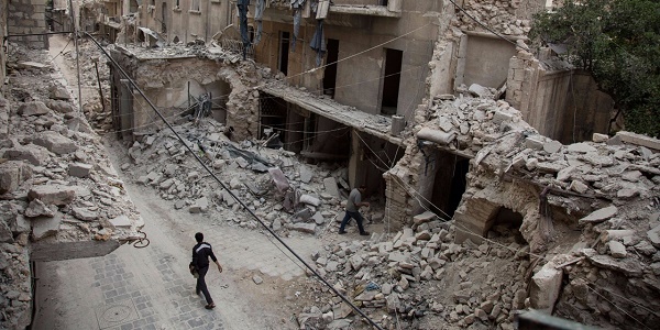 Syrie : 15 civils tués dans des raids aériens dans le nord-ouest