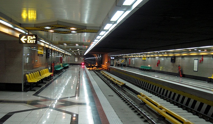 Policeman accidentally shoots passenger in Tehran metro