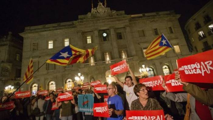 Termina la maratoniana cumbre en el Palau para abordar la respuesta al 155