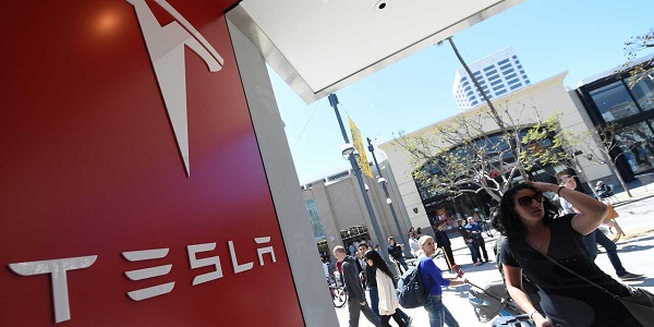 Tesla : l`Allemagne ne veut plus du terme "Autopilot"