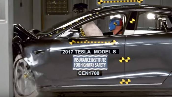 Tesla  verpasst Bestnote im Crashtest