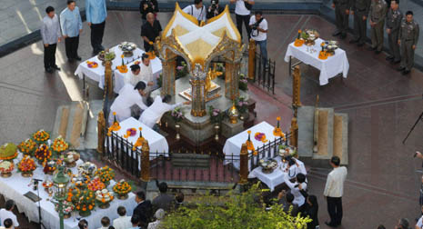 Ceremony for victims of Bangkok shrine bombing