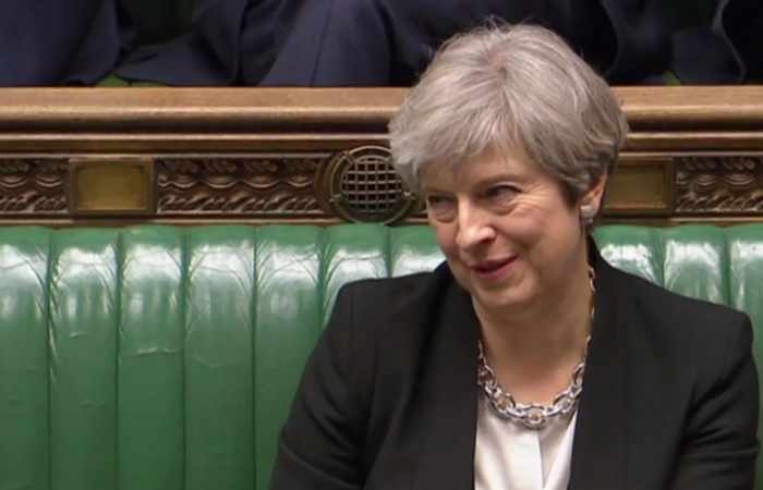 Le Parlement britannique approuve les législatives anticipées