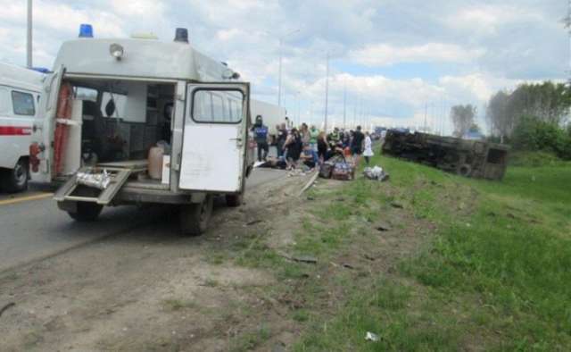 Armenia passenger van crashes in Russia
