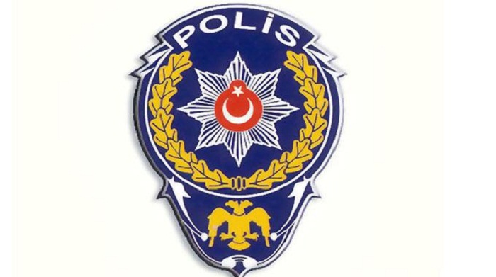 Environ 8 000 policiers licenciés en Turquie