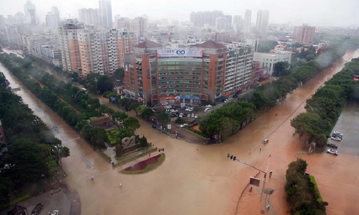 Typhoon Meranti cuts power and shatters windows as it hits China