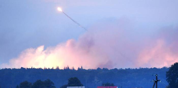 Ukraine : un dépôt de munitions en feu, 30.000 personnes évacuées
