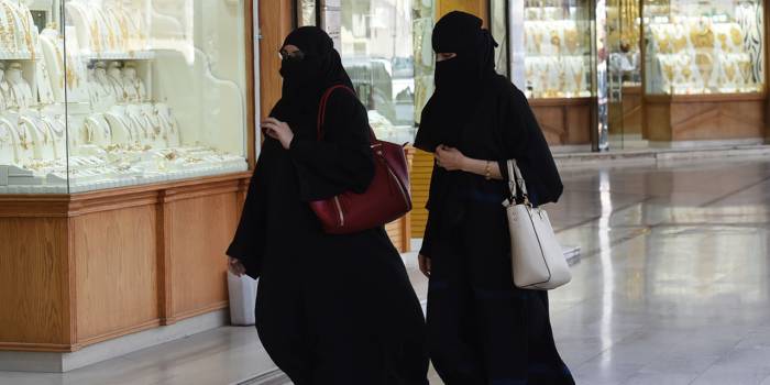 Un religieux saoudien suspendu pour avoir dit que les femmes ont un "quart" de cerveau