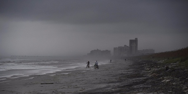 Un second ouragan, Nicole, se forme au large des Bermudes