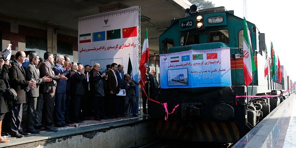 Un train chinois arrivé en Iran fait revivre la route de la soie