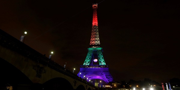Une pétition réclame à l`UEFA un "hommage" pour les victimes d`Orlando