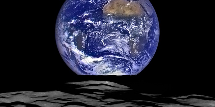 Une photo impressionnante de la Terre vue de la Lune