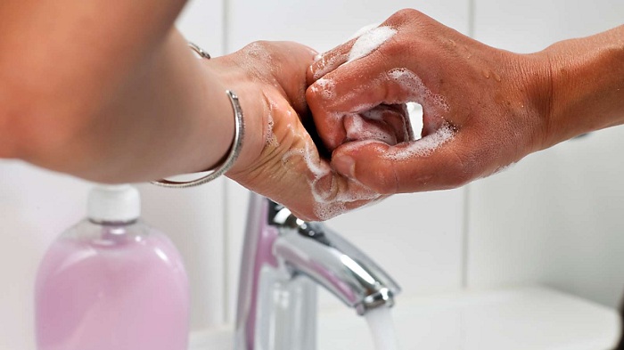 Mutter schickt Drogen ins Gefängnis - und wird festgenommen