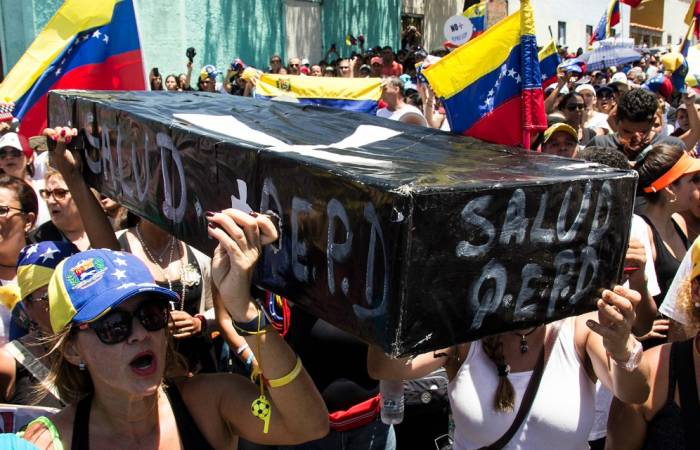 Vastes manifestations de femmes au Venezuela