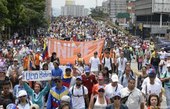 Venezuela death toll continues to rise as protests enter fourth week