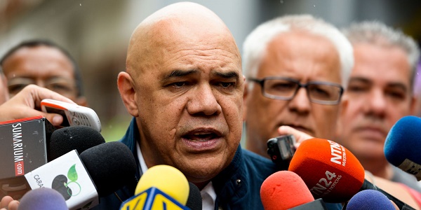 Venezuela: l`opposition devra attendre pour le référendum anti-Maduro